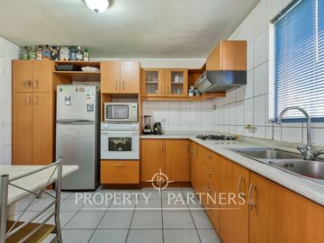 VENTA DE CASA EN CONDOMINIO SECTOR QUEBRADA DE MACUL DE PEÑALOLÉN.