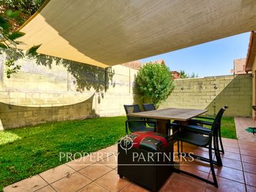 VENTA DE CASA EN CONDOMINIO SECTOR QUEBRADA DE MACUL DE PEÑALOLÉN.
