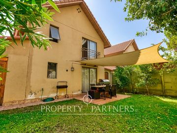 VENTA DE CASA EN CONDOMINIO SECTOR QUEBRADA DE MACUL DE PEÑALOLÉN.