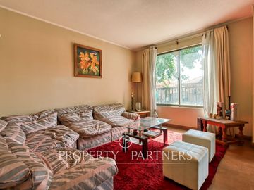 VENTA DE CASA EN CONDOMINIO SECTOR QUEBRADA DE MACUL DE PEÑALOLÉN.