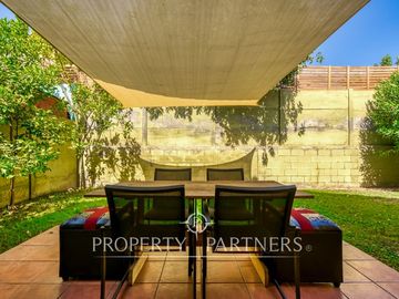 VENTA DE CASA EN CONDOMINIO SECTOR QUEBRADA DE MACUL DE PEÑALOLÉN.