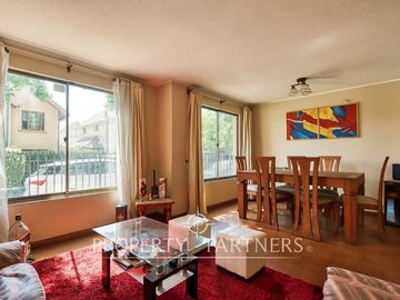 VENTA DE CASA EN CONDOMINIO SECTOR QUEBRADA DE MACUL DE PEÑALOLÉN.