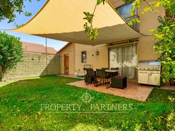 VENTA DE CASA EN CONDOMINIO SECTOR QUEBRADA DE MACUL DE PEÑALOLÉN.