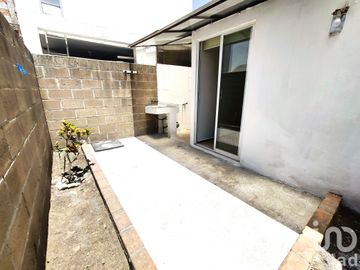 CASA EN VENTA ZONA VOLKSWAGEN CON HABITACION EN PLANTA BAJA