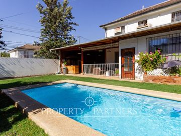 Casa Esquina en Villa el Salitre