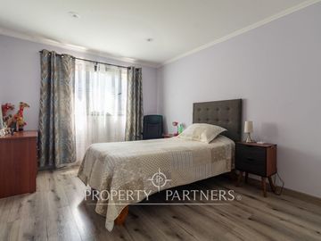 Alto Macul , Moderna , excelente ubicacion, sector cordillerano , totalmente remodelada y espaciosa .