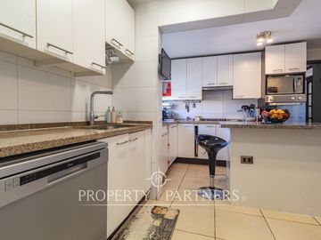 Alto Macul , Moderna , excelente ubicacion, sector cordillerano , totalmente remodelada y espaciosa .