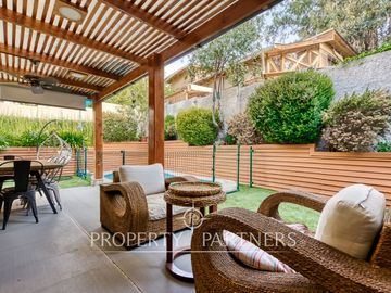 Precio oportunidad! Casa en exclusivo condominio de 8 casas en La Reina Alta!