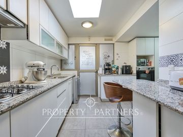 Precio oportunidad! Casa en exclusivo condominio de 8 casas en La Reina Alta!