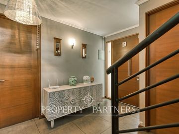 Precio oportunidad! Casa en exclusivo condominio de 8 casas en La Reina Alta!