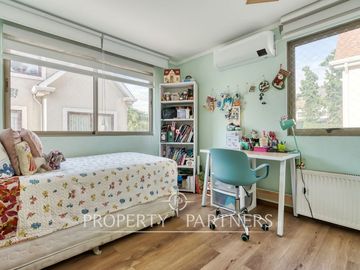 Precio oportunidad! Casa en exclusivo condominio de 8 casas en La Reina Alta!