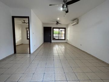 AMPLIA CASA EN VENTA FRAC. PASO REAL