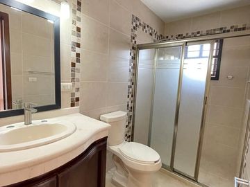 AMPLIA CASA EN VENTA FRAC. PASO REAL