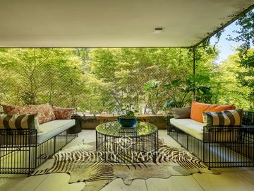 Fabuloso duplex con jardín en excelente sector de Vitacura