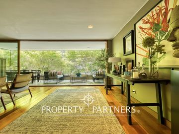 Fabuloso duplex con jardín en excelente sector de Vitacura