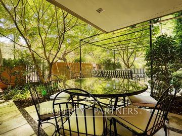 Fabuloso duplex con jardín en excelente sector de Vitacura