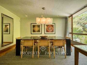 Fabuloso duplex con jardín en excelente sector de Vitacura