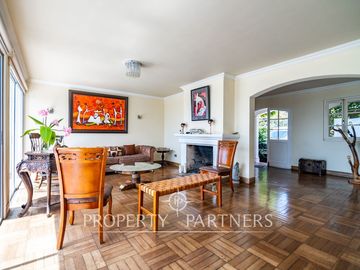 Luminosa casa con vista panorámica en pleno San Joaquin y en pasaje cerrado