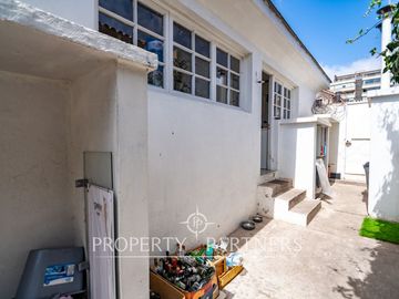 Luminosa casa con vista panorámica en pleno San Joaquin y en pasaje cerrado