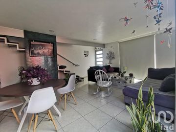 Casa en Venta en Lomas de Tzompantle, Cuernavaca Norte