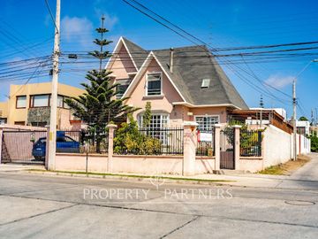 Casa estilo canadiense en venta en El Rosario de Peñuelas