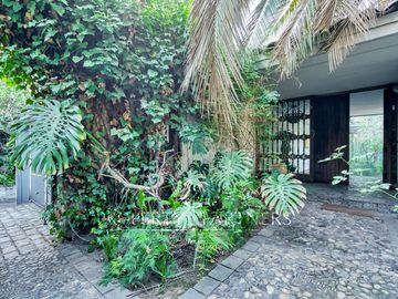 EXCEPCIONAL CASA, GRAN TERRENO