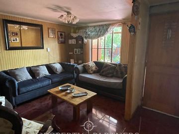 Acogedora casa en sector residencial de Pirque