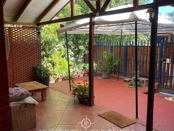 Acogedora casa en sector residencial de Pirque