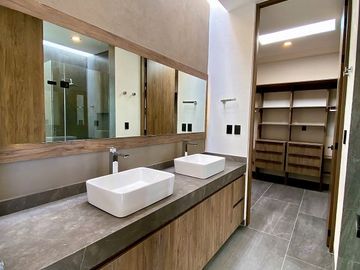 CASA EN VENTA  ALTOZANO EL NUEVO QUERÉTARO