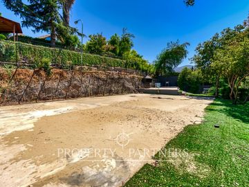 Casa con gran terreno, Huinganal