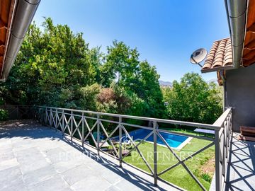 Casa con gran terreno, Huinganal