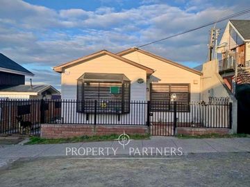 Casa Independiente con Amplio Patio en Sector Sur de Punta Arenas