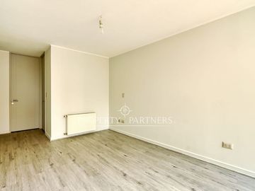 Moderno y amplio departamento a pasos de Metro Príncipe de Gales y Francisco Bilbao!