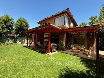 Impecable y Encantadora Casa en Condominio Altos del Carmen , Huechuraba
