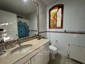 Impecable y Encantadora Casa en Condominio Altos del Carmen , Huechuraba