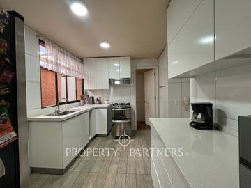 Impecable y Encantadora Casa en Condominio Altos del Carmen , Huechuraba