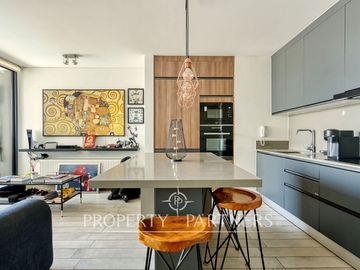 ¡Gran Oportunidad! Amplio y Moderno duplex a pasos del Sport Francés