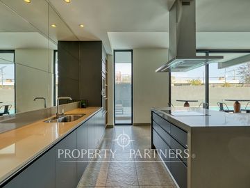 ¡Gran Oportunidad! Amplio y Moderno duplex a pasos del Sport Francés