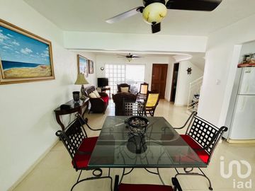 CASA EN VENTA CERCA DE LA PLAYA EN BOCA DEL RÍO