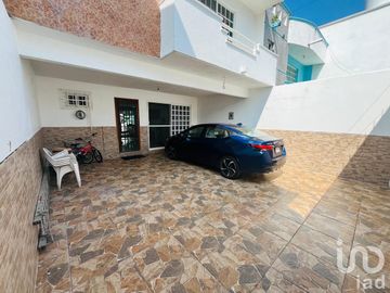CASA EN VENTA CERCA DE LA PLAYA EN BOCA DEL RÍO