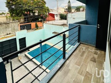 CASA CON ALBERCA EN VENTA EN COLONIA EL RETIRO