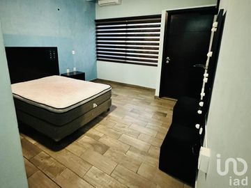 CASA CON ALBERCA EN VENTA EN COLONIA EL RETIRO