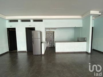 CASA CON ALBERCA EN VENTA EN COLONIA EL RETIRO