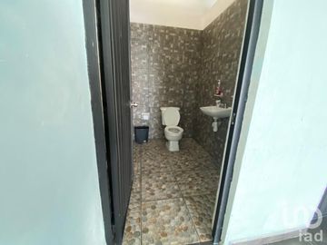 CASA CON ALBERCA EN VENTA EN COLONIA EL RETIRO