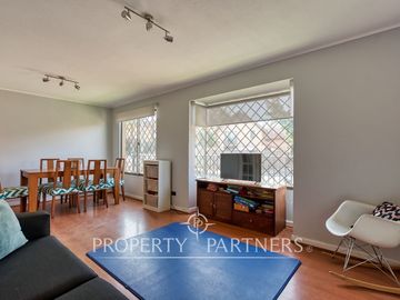 CASA EN VENTA UBICADA EN CONDOMINIO ARBOLEDA DE PEÑALOLÉN.