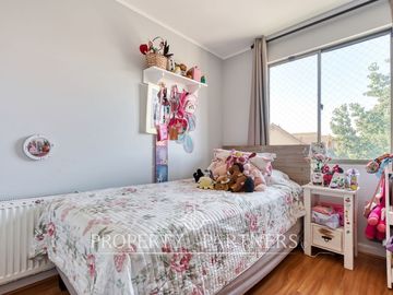 CASA EN VENTA UBICADA EN CONDOMINIO ARBOLEDA DE PEÑALOLÉN.