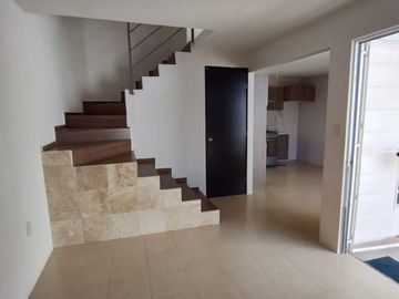 CASA EN VENTA EN PASEOS DE CHAVARRIA,MINERAL DE LA REFORMA ,HGO.