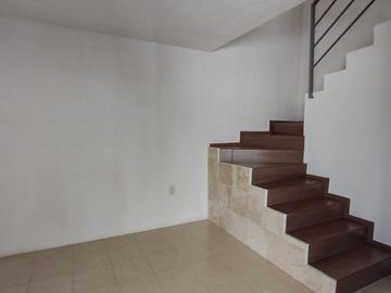 CASA EN VENTA EN PASEOS DE CHAVARRIA,MINERAL DE LA REFORMA ,HGO.