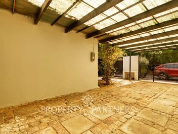 LINDA CASA REMODELADA, PASAJE, GRAN CONECTIVIDAD