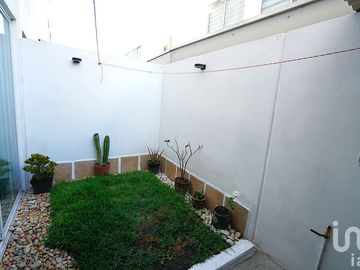 CASA EN VENTA 3 CANTOS ZONA CUAUTLANCINGO, VOLKSWAGEN.